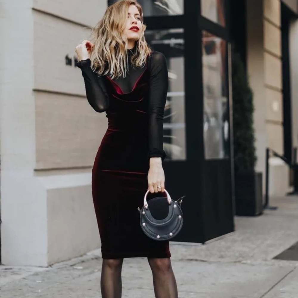 Lulus - burgundy - velvet dress - small